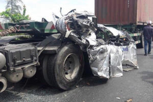 Vụ tai nạn thảm khốc trên cầu Rạch Miễu: Thêm lái xe 16 chỗ tử vong