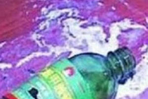 Vợ uống thuốc diệt cỏ do mâu thuẫn gia đình