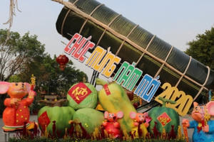 Bí mật bên trong đòn bánh tét "khổng lồ" sẽ đãi người nghèo ăn Tết