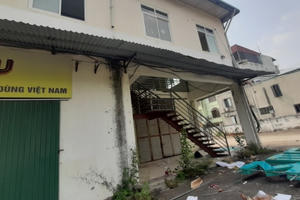 UBND quận Hoàng Mai phản hồi thông tin Chợ bị "bỏ hoang", tiểu thương tràn ra đường buôn bán