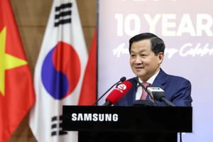 Chính phủ tiếp tục đồng hành cùng Samsung phát triển bền vững Chính phủ tiếp tục đồng hành cùng Samsung phát triển bền vững