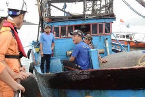 Ứng cứu thành công 6 ngư dân gặp nạn tại khu vực biển Khánh Hòa