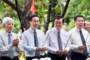 Chủ tịch nước Võ Văn Thưởng dâng hương tưởng niệm các anh hùng liệt sĩ tại Côn Đảo