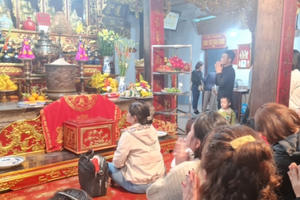 Đầu xuân đi lễ Phủ Dầy