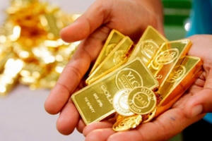 Giá vàng hôm nay 17/8: Giá vàng thế giới giảm không có điểm dừng