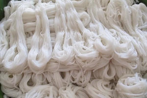 Nhận biết thực phẩm: Bún sạch và bún chứa hóa chất