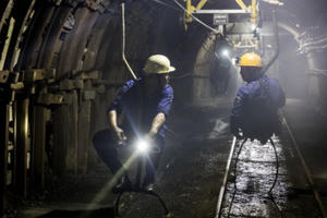 "Sống thử" ở độ sâu 140m dưới lòng đất "Sống thử" ở độ sâu 140m dưới lòng đất