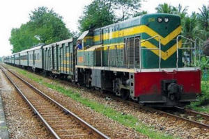 Dừng chạy gần 10 mác tàu vắng khách