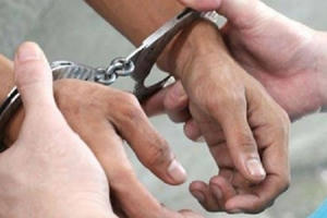 Bị trục xuất khỏi Việt Nam vì chém mất ngón tay người khác