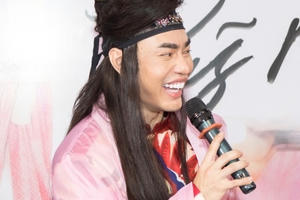 Bị chê diễn không sang, “thánh live stream” Lê Dương Bảo Lâm nói gì?