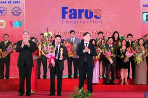 Faros: Ông vua tốc độ thi công lên sàn