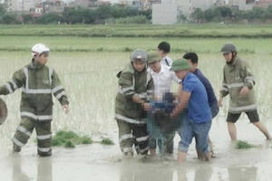Hà Nội: Người phụ nữ đi cấy thuê bị sét đánh tử vong tại chỗ