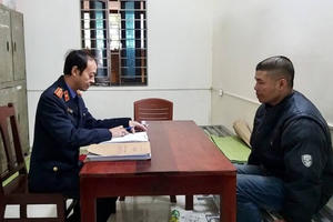 Bắc Ninh: Khởi tố, bắt tạm giam người cha tra tấn con 15 tuổi dã man