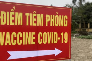 Hai trường hợp phản ứng nặng với vắc xin Covid-19