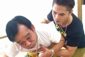 Nghệ sỹ Quang Tèo bị ca sỹ Du Thiên đầu độc?