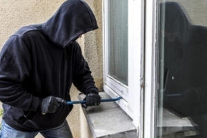 Bắt nhóm đối tượng chuyên đột nhập cơ quan, trường học trộm tài sản