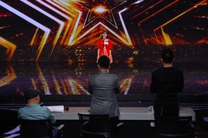 Cô bé 12 tuổi hát opera chinh phục nút vàng của Bằng Kiều