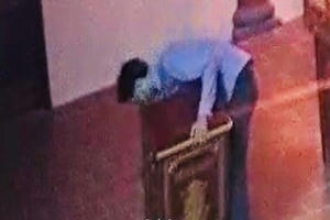 Nam thanh niên đột nhập nhà chùa phá hàng loạt hòm công đức trộm tiền