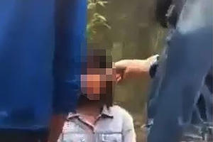 Bị tát và bắt quỳ xin lỗi vì cho rằng là “tác giả” loan tin nữ sinh khác có thai ​