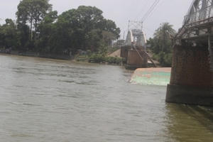 Xác định chủ sà lan gây tai nạn sập cầu Ghềnh Xác định chủ sà lan gây tai nạn sập cầu Ghềnh