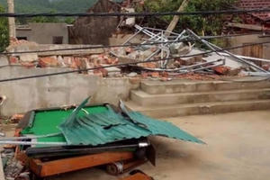 Lốc kinh hoàng khiến 41 ngôi nhà ở Hà Tĩnh bị tốc mái