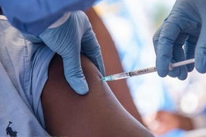 Hơn 1.300 người được tiêm phòng khẩn cấp ngăn ngừa virus Ebola