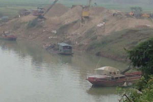 Vướng Mắc trong kinh doanh cát sỏi tại Nghệ An: Biết sai, vẫn “phải” làm?