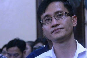 Không thể mượn “bàn tay” pháp luật