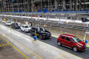 Trình Chính phủ giảm 50% lệ phí trước bạ ô tô sản xuất trong nước