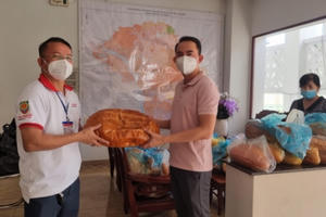 Gửi chút yêu thương đến các chiến sĩ tuyến đầu tại TP Biên Hòa