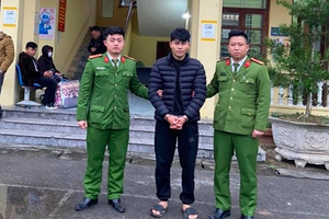 Vận động đối tượng truy nã sau 1 năm lẩn trốn