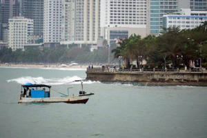 Chìm tàu chở 6 người ở Nha Trang, một nạn nhân vẫn mất tích