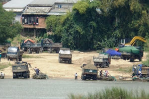 Khai thác hơn 2.000m3 cát trái phép, Công ty TNHH Lý Tuấn bị xử phạt 200 triệu đồng