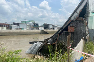 Hậu Giang: Sạt lở nghiêm trọng tại kênh xáng Nàng Mau, hai căn nhà bị cuốn trôi Hậu Giang: Sạt lở nghiêm trọng tại kênh xáng Nàng Mau, hai căn nhà bị cuốn trôi