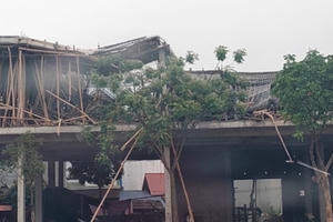 Sập giàn giáo công trình tại Hưng Yên, người dân hoảng hốt