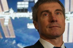 Mắc kẹt trên vũ trụ, phi hành gia trở thành 'công dân Liên Xô cuối cùng'