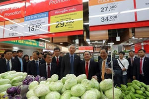 Ông Lý Hiển Long đăng video chuyến thăm Việt Nam nền là bài Lý ngựa ô