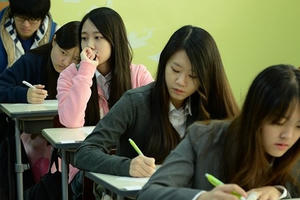 "Dở ông dở thằng" sau khi đi du học sớm, cái kết không thể đau hơn "Dở ông dở thằng" sau khi đi du học sớm, cái kết không thể đau hơn