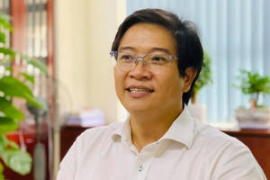 Nhập nhèm bán SGK kèm tài liệu tham khảo: Trách nhiệm trường học thế nào?