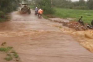 Chủ tịch Hội Nông dân xã Cuôr Đăng bị nước cuốn trôi