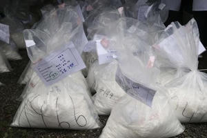 Pháp: Phát hiện lô ma túy khổng lồ gần 400kg tại nhà máy Coca - Cola