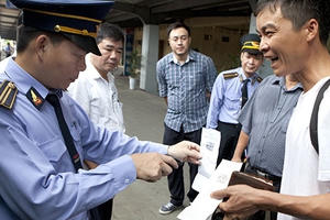 Nhức nhối cò vé, đường sắt bán thêm ghế phụ