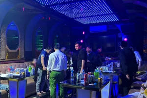 Hà Tĩnh: Khởi tố 4 đối tượng mở "tiệc" ma túy trong phòng hát