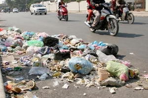 Một bộ phận người Hà Nội: Vô ý thức vì “nhờn luật”?