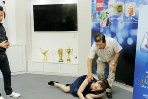 Bằng Kiều cùng đôi danh hài Vân Dung Quang Thắng ráo riết tập luyện trước thềm live show