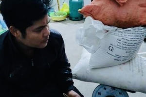 Thanh Hóa: Bắt giữ đối tường tàng trữ trái phép gần 60 kg thuốc nổ