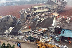 Hiện trường lở núi kinh hoàng tại Trung Quốc, 33 tòa nhà bị vùi lấp