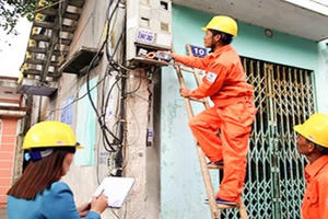 Tin kinh tế 6AM: Tính toán cách tăng - giảm giá điện theo từng quý