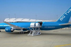 "Vua hàng hiệu" Hạnh Nguyễn muốn chi 3,5 tỷ USD mua 10 tàu bay Boeing