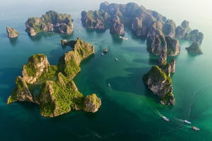 Quảng Ninh công bố các tour khám phá vịnh Bái Tử Long